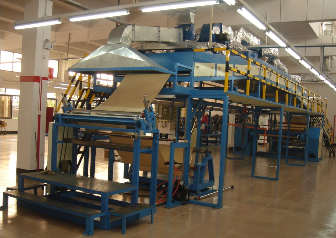 賜昌鞋廠現(xiàn)場(chǎng)不干膠自粘機(jī)、鞋材貼合機(jī)、強(qiáng)力膠貼合機(jī)、布料貼合機(jī)、泡綿貼合機(jī)、EVA貼合機(jī)