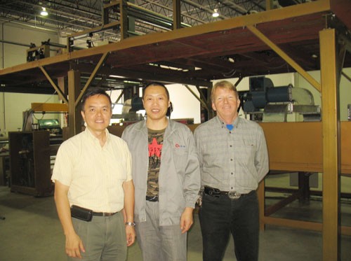 海綿發(fā)泡機(jī)、泡棉貼合機(jī)美國(guó)安裝現(xiàn)場(chǎng)