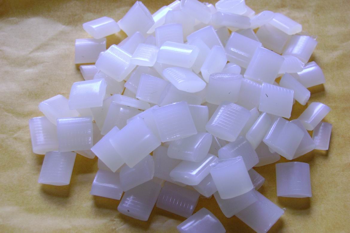 什么是環(huán)保熱熔膠機(jī)？